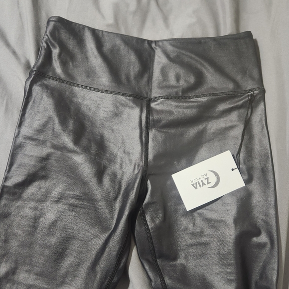 black metallic light n tight ZYIA leggings size 8-10 fits size 6-10 - Picture 4 of 5